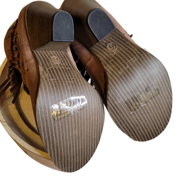 TAUPE SUEDE BOOTS - Picture 4 of 7